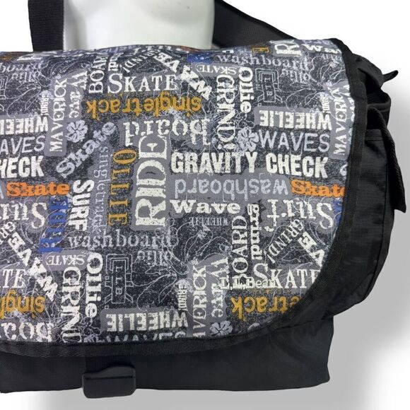 L.L. Bean Messenger Shoulder Flap Crossbody Bag Graffiti Skateboard Surfer Surf - Picture 15 of 16